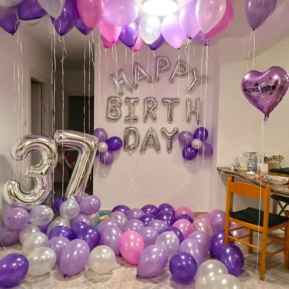 חדר יום הולדת מעוצב בבלונים הופך חדר רגיל לחגיגה שלמה, מהתקרה עד הרצפה, אנחנו מגיעים ומקימים אותו במקום, בלי שתתעסקו בכלום.